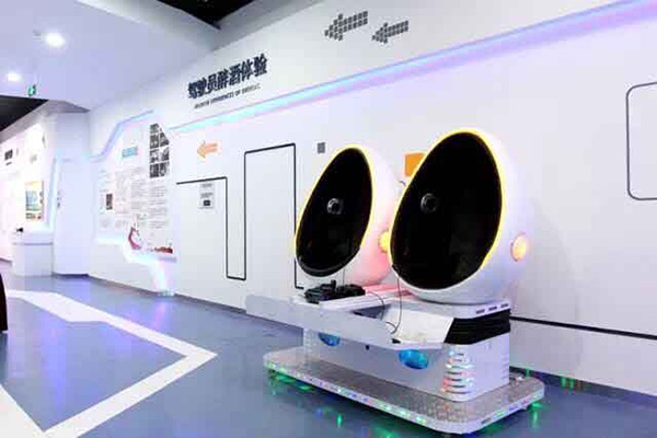 東方時尚駕校電話考試緊張——別把油門當剎車！