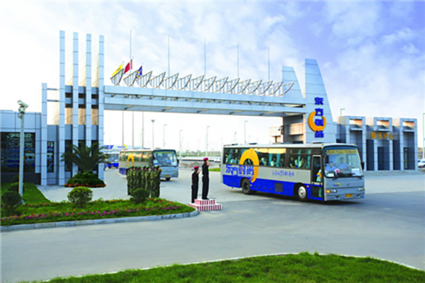 東方時尚駕校報名處：春風拂面人欲睡 疲勞駕駛隱患多