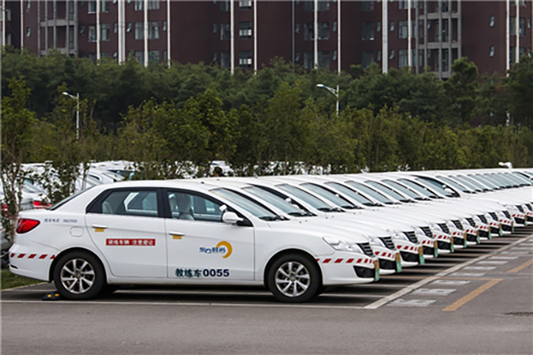 東方時尚駕校官網為什么學車價格越來越高?看看你就明白了