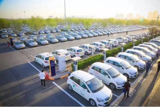 「東方時(shí)尚駕校」