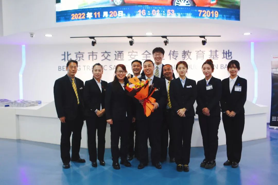 「東方時(shí)尚駕校」