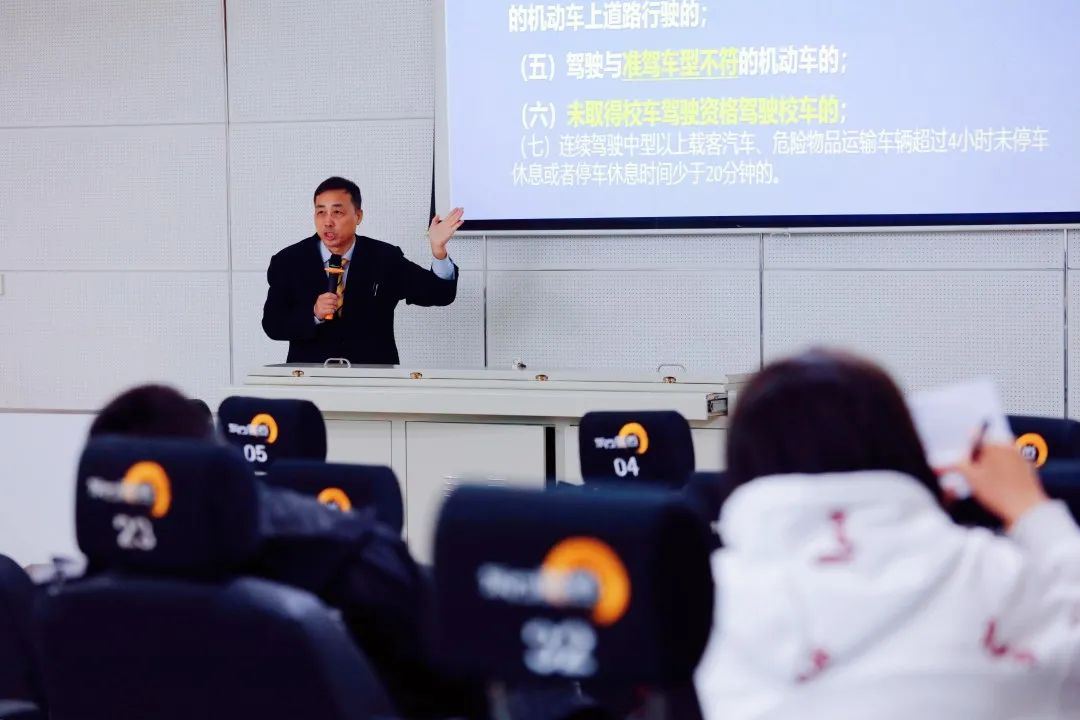 「東方時(shí)尚駕?！?/></span></p><p><span style=