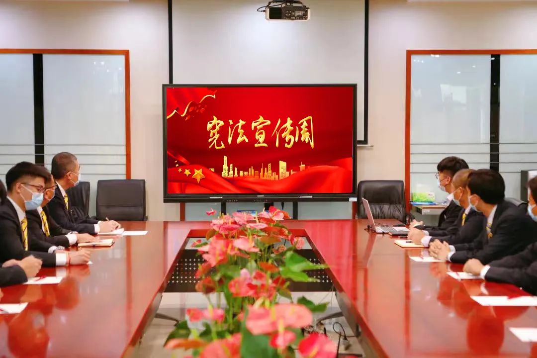 「東方時尚駕校」