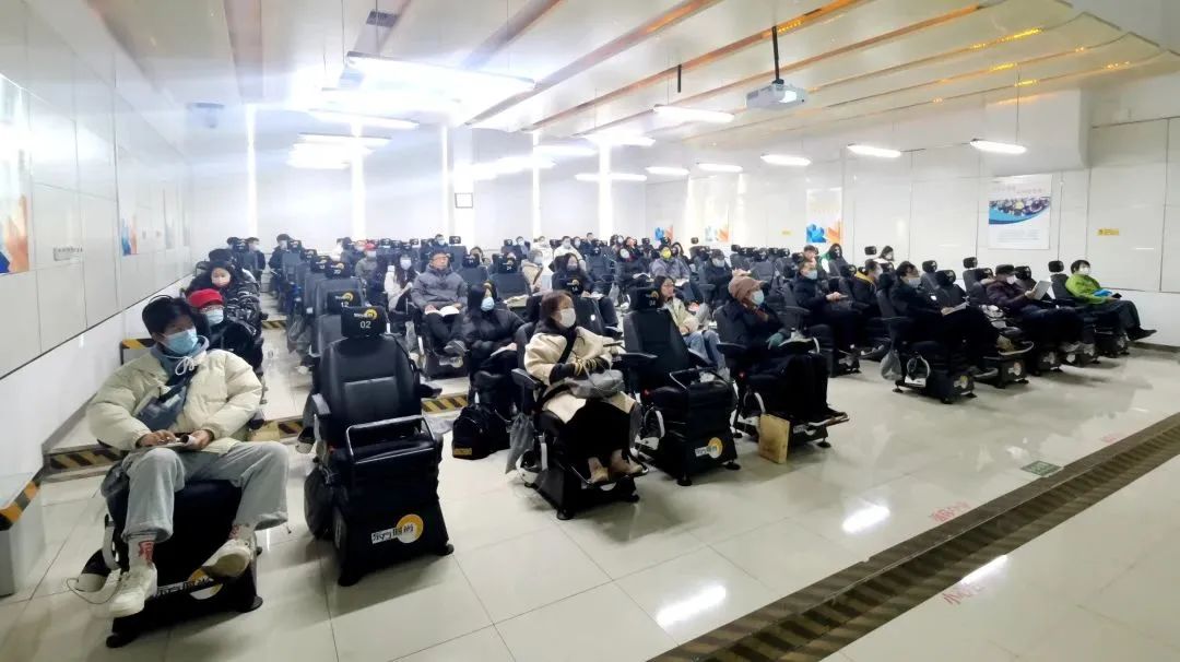 「東方時(shí)尚駕校」