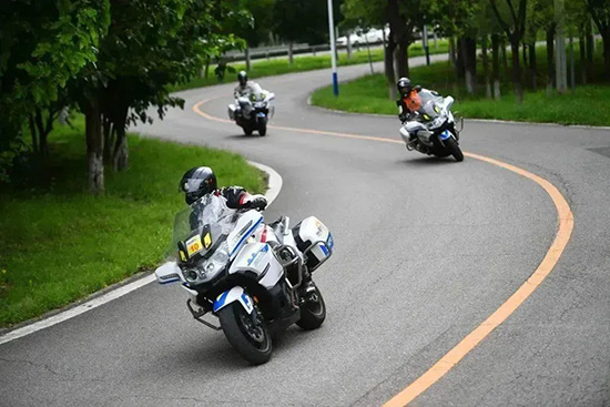 東方時(shí)尚摩托車駕照考試條件有哪些呢？