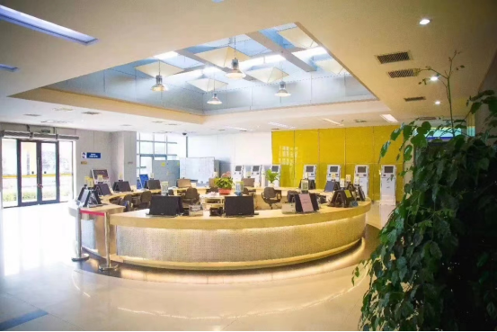 「東方時尚駕校」