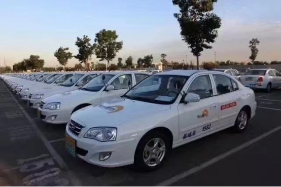 東方時尚駕校教你臺風天開車要注意什么？