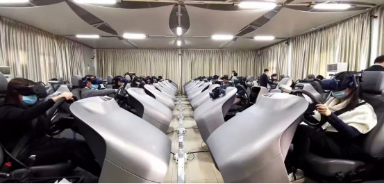 駕校學車不認真，畢業后等著被教育吧！