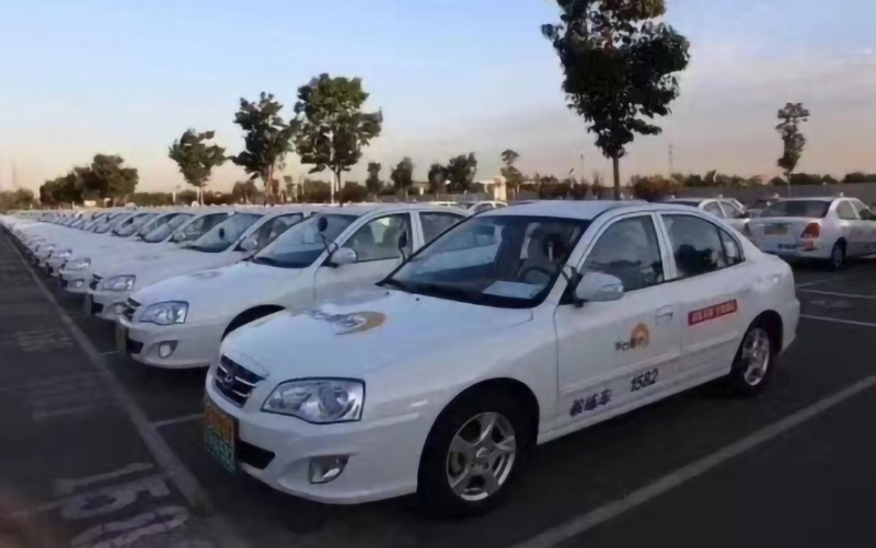 東方時尚駕校教你了解開車時的視覺盲區