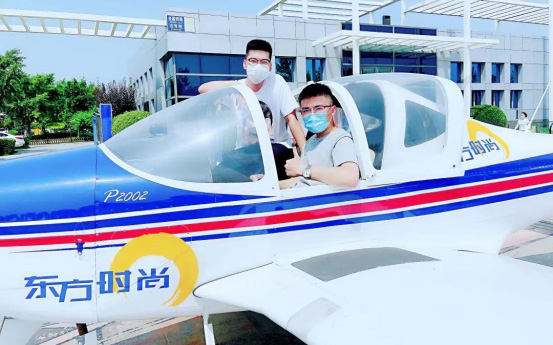 「東方時(shí)尚駕校」